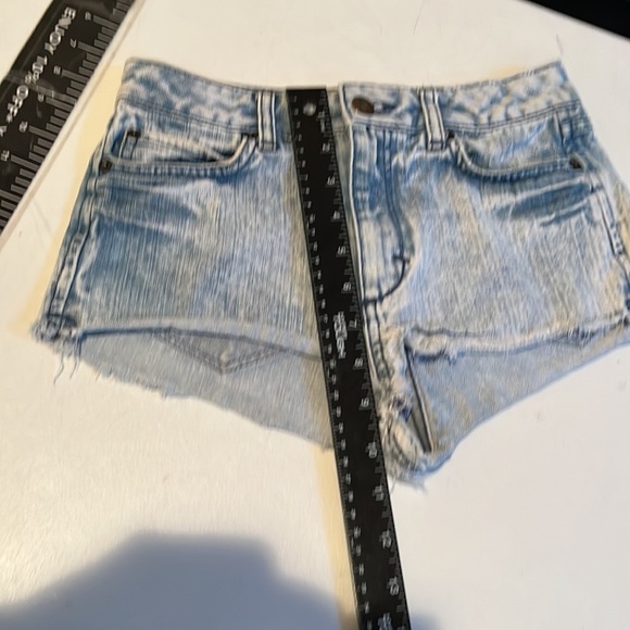 Moto  size 2 denim shorts with stretch pockets frayed hem - Picture 6 of 8